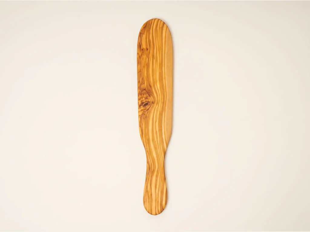 Spatule d'étalage artisanale en bois d'olivier MT-19 vue du dessus flat-lay